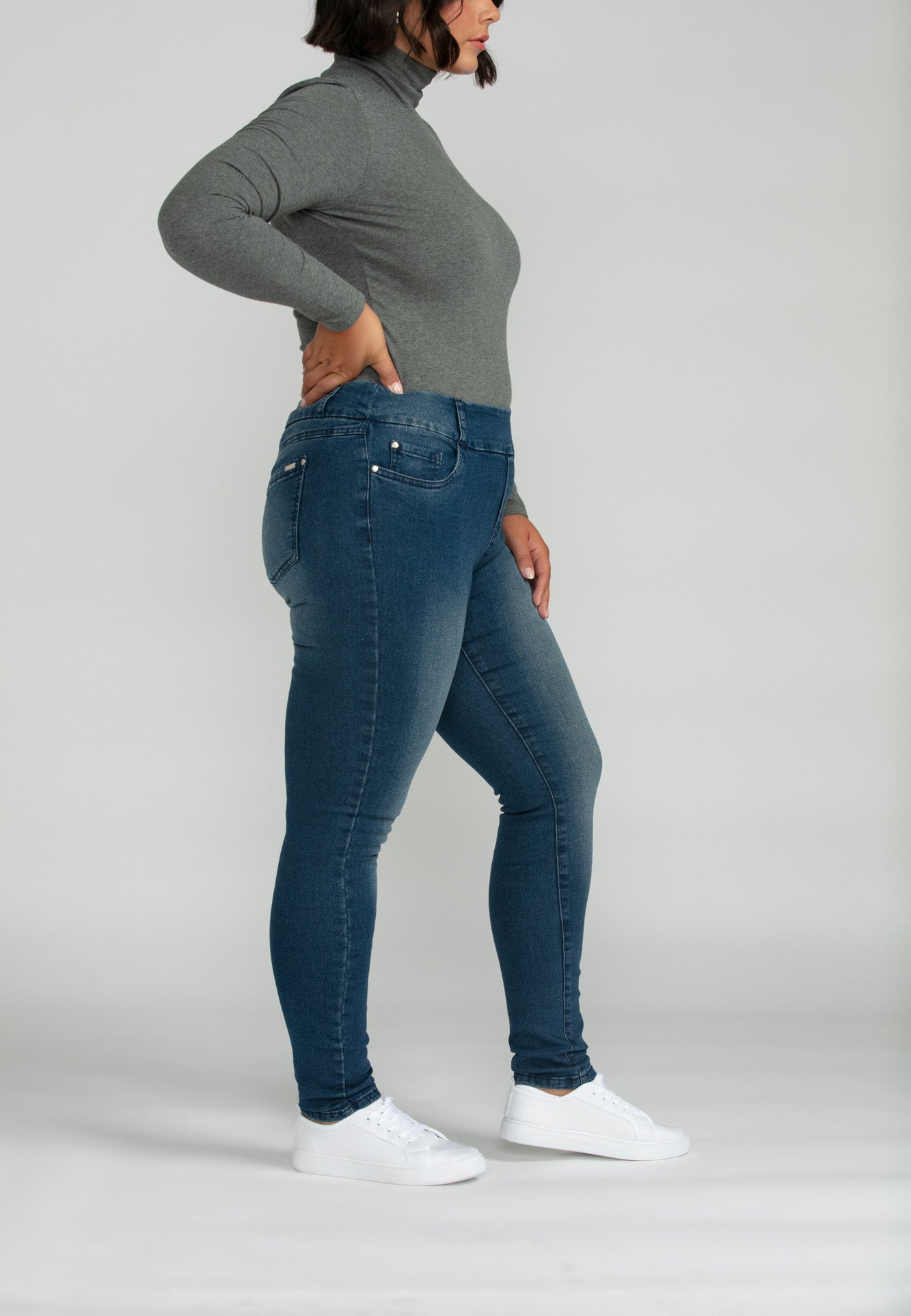 Bluberry Denim Pull-On Slim Leg Medium Wash