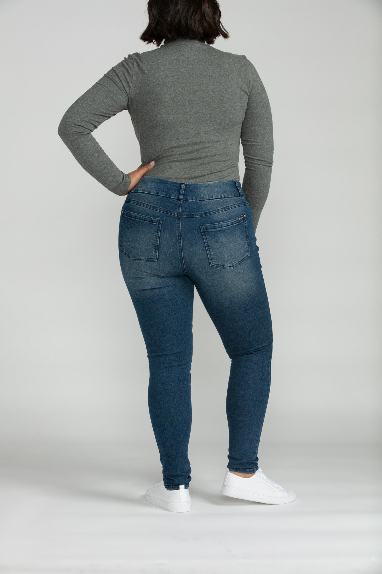 Bluberry Denim Pull-On Slim Leg Medium Wash