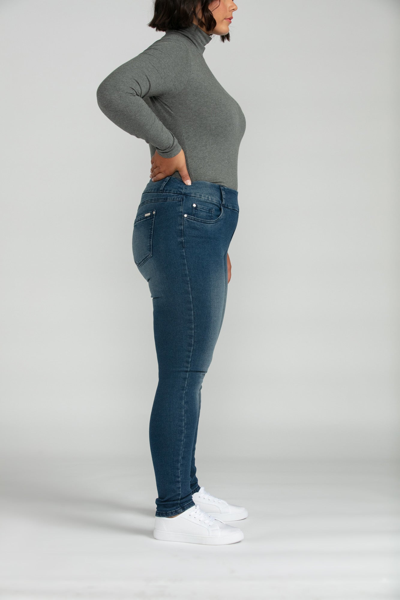 Bluberry Denim Pull-On Slim Leg Medium Wash