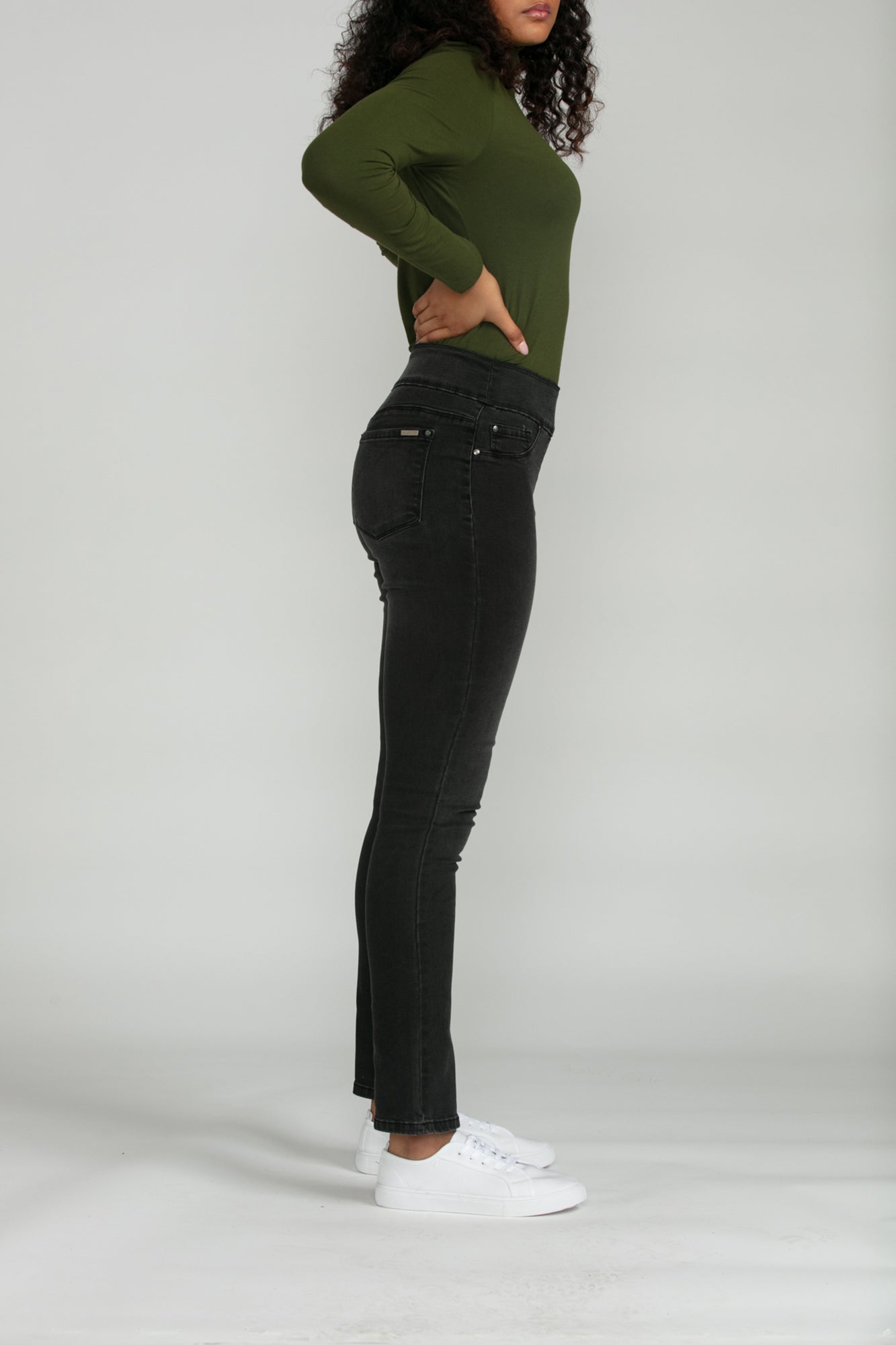 Bluberry Denim Elastic Waistband Straight Leg Black Medium Wash