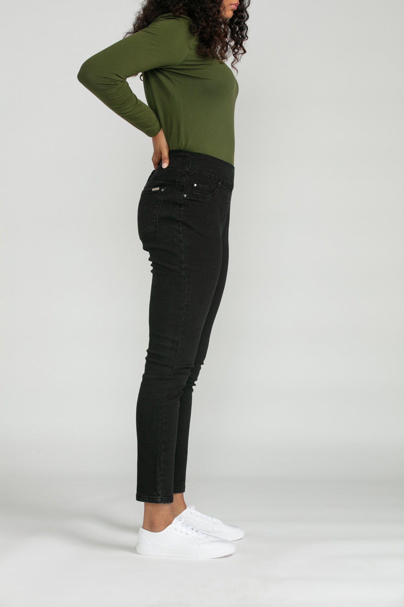 Bluberry Denim Elastic Waistband Ankle length Black Medium Wash