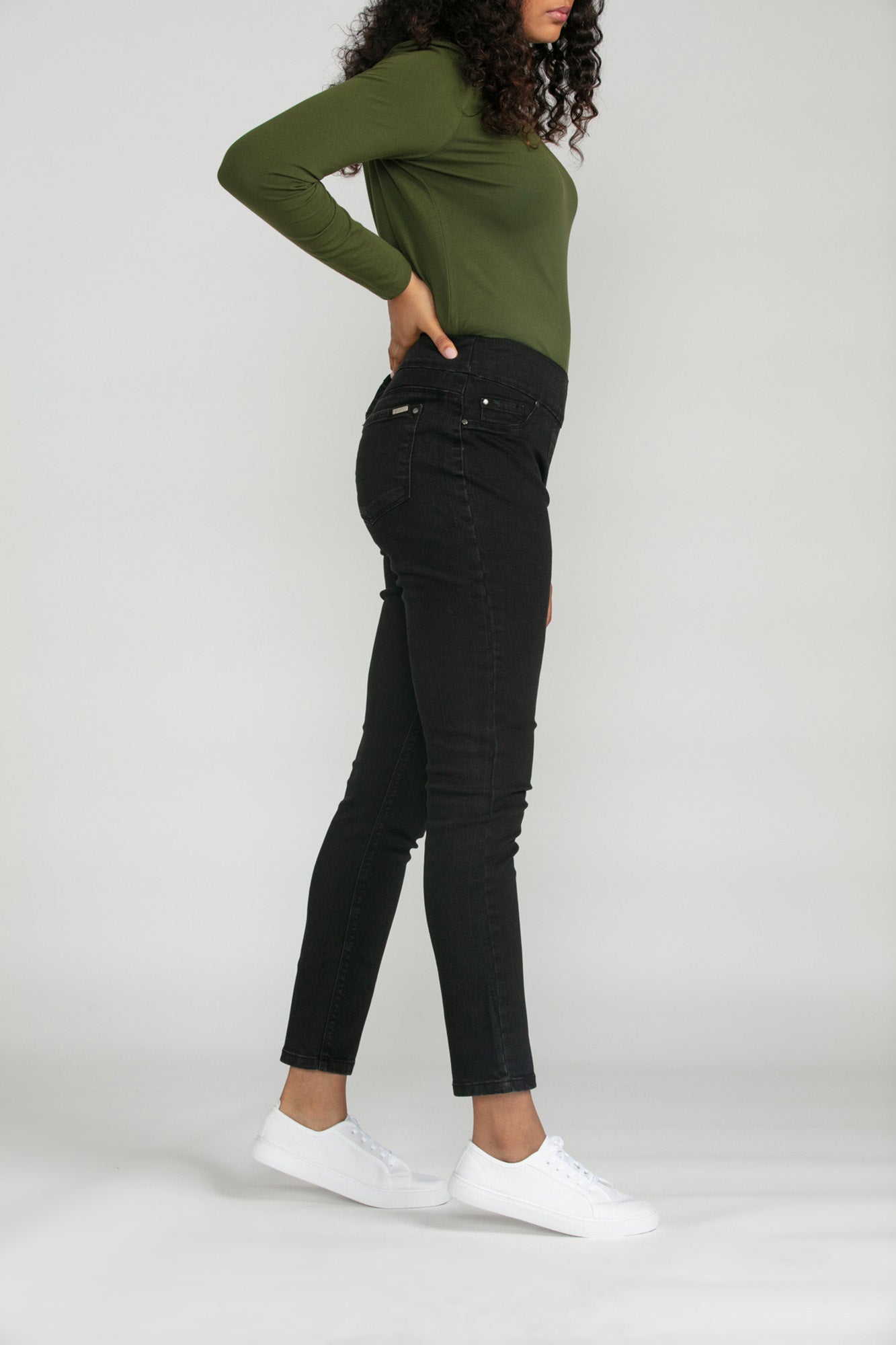 Bluberry Denim Elastic Waistband Ankle length Black Medium Wash